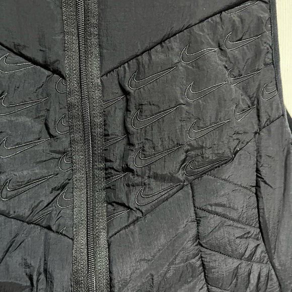 Nike Women’s Reversible Vest - Picture 7 of 7